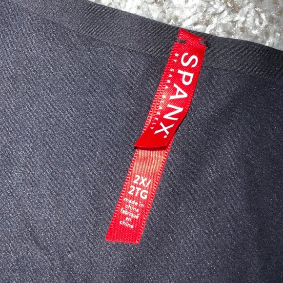 Spanx Thinstincts 2X Black Women's Shaping Tank Top - Picture 3 of 3